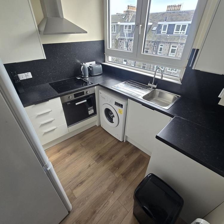 Jackson Terrace, top floor, AB24 - Photo 1