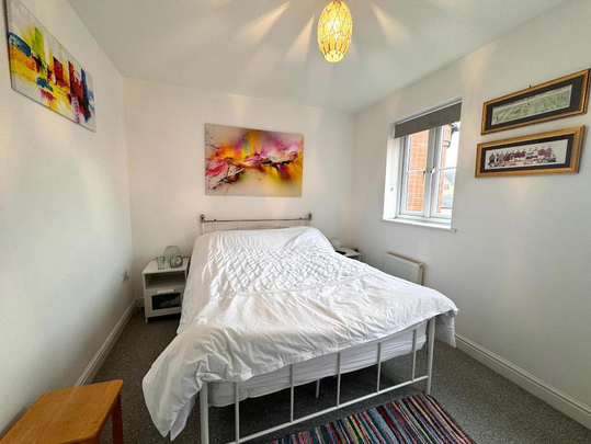 1 bedroom coach house to rent - Photo 1