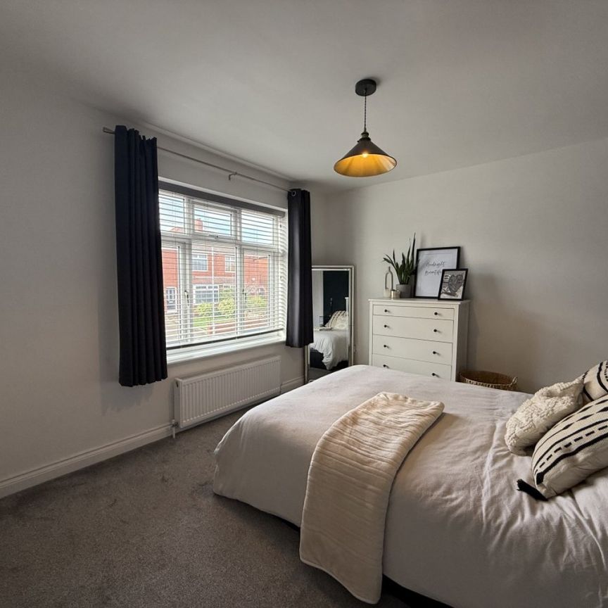 2 bed Semi-Detached - To Let - Photo 1