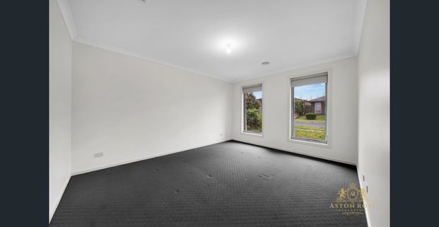 Modern Family Living in a Convenient Clyde Location - Photo 1