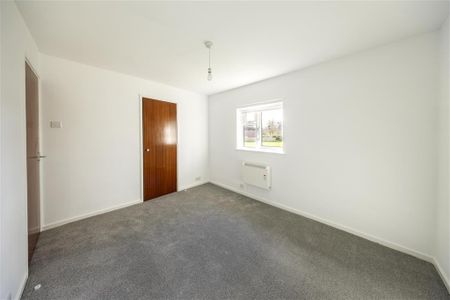 East Crescent - Photo 3