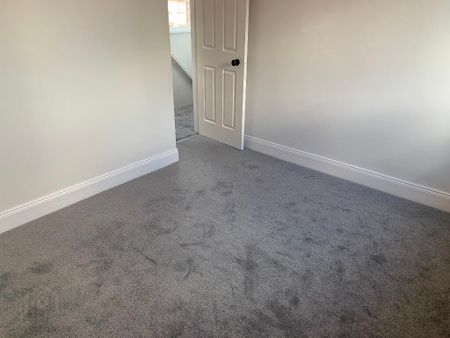 2 Chesham Gardens, Belfast, BT6 8GX - Photo 3