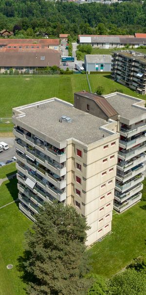 LOGEMENT DE 4.5 PIECES - Photo 2