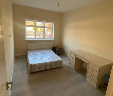 2 bedroom semi-detached house to rent - Photo 2