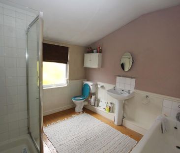 2 bedroom terraced house to rent - Photo 4