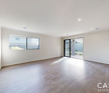 14 Bolshoi Boulevard, Clyde North - Photo 1
