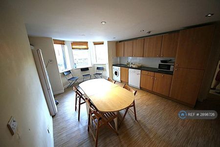 6 bedroom terraced house to rent - Photo 3