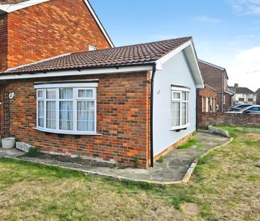 St. Marys Crescent, Stanwell, Staines-upon-Thames, Surrey, TW19 7HU - Photo 4