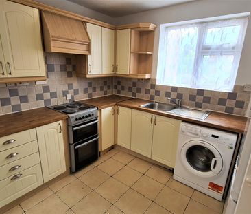 1 bed flat to rent in Springwood Crescent, Middx, HA8 - Photo 1