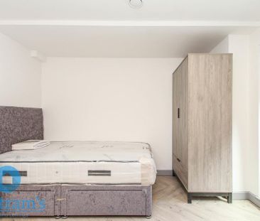 1 bedroom in a house share to rent - Photo 2