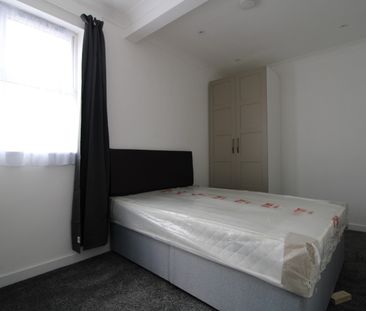 4 Bed End Terrace, Lammermoor Road, SW12 - Photo 3