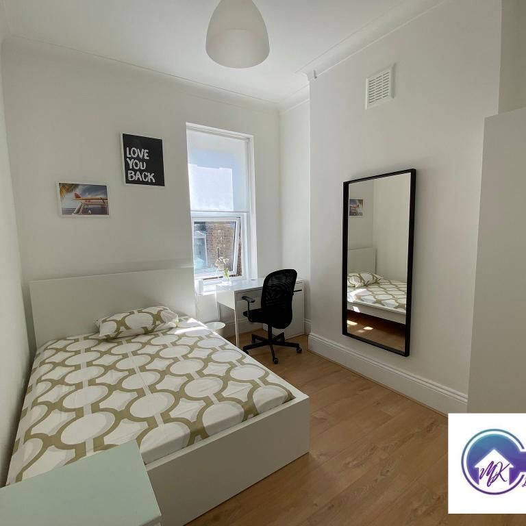 1 Bedroom Room in Flat Share To Rent - Photo 1