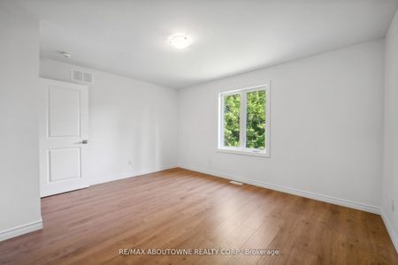 For Lease - 5683 Churchs Lane, Niagara Falls, Ontario - Photo 3