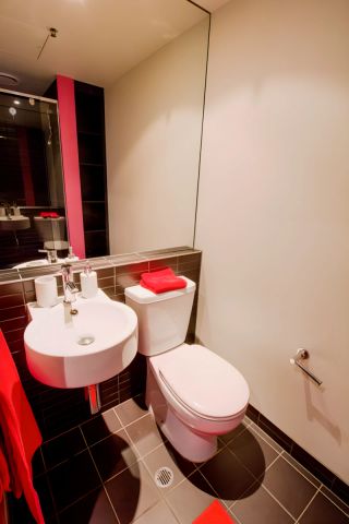 Large west Studio - Photo 4