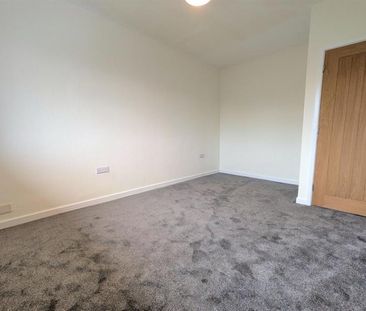 2 Bedroom Apartment To Let - Photo 2