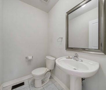 For Lease - 2 Bowkett Drive, Richmond Hill, Ontario - Photo 6