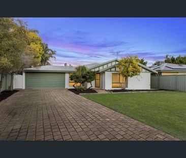 26 Skua Grove, Seville Grove, WA 6112 - Photo 6