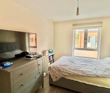 3 bedroom Spacious Three Bedroom House to rent - Photo 5