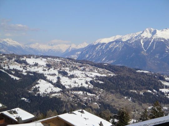 Apartment for rent by the week on the pedestrian village square - Photo 1