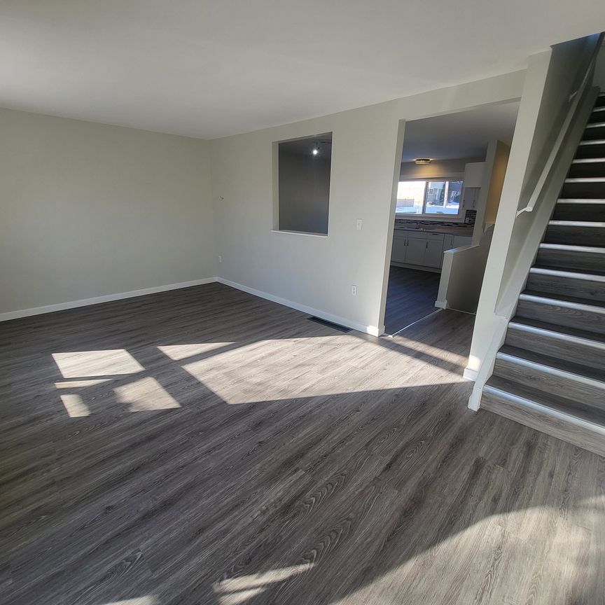 941 Oakview Avenue, Kingston, ON K7M 6V4 - Photo 1