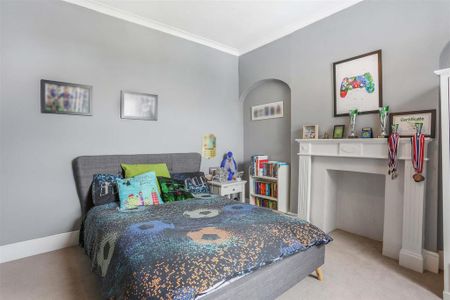 5 bedroom semi-detached house to rent - Photo 2