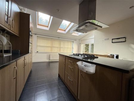 4 bedroom terraced house to rent - Photo 3