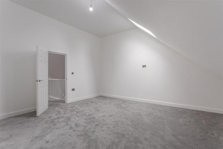 5 bedroom detached house to rent - Photo 3