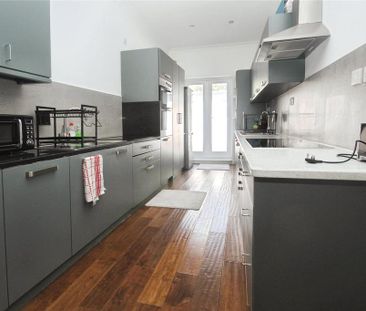 1 bedroom in a house share to rent - Photo 4