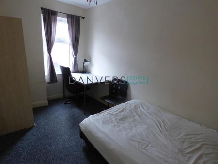 4 bedroom terraced house to rent - Photo 4