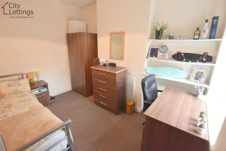 4 bedroom end of terrace house to rent - Photo 4