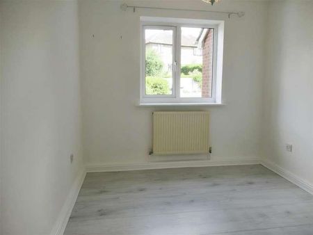 Wordsworth Drive, Oulton, Leeds, LS26 - Photo 5