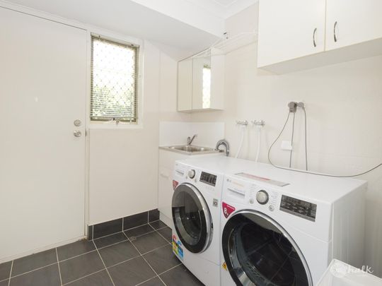 FURNISHED 4 X 2 FAMILY HOME!!! - Photo 1