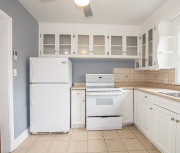 **ALL INCLUSIVE** STUDENTS ROOM FOR RENT ON GLENDALE!! - Photo 5