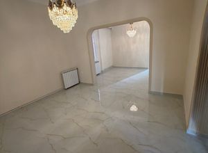 Μονοκατοικία για ενοικίαση - Πετρούπολη, - Photo 1