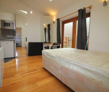 Studio to rent - Photo 3