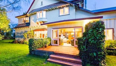 Ensuite Room for Rent – Central Location - Photo 3