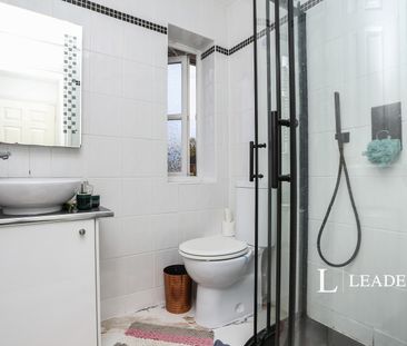 4 bedroom house to rent Holywell Close, Orpington, BR6 - Photo 4