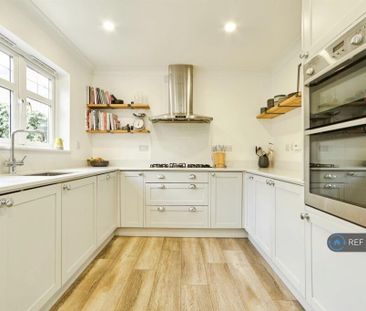 4 bedroom detached house to rent - Photo 6