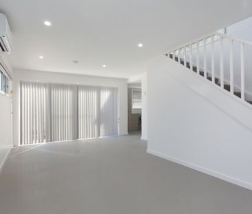 2/78 Bryant Street, Adamstown - Photo 2