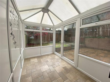 3 bedroom semi-detached house to rent - Photo 4