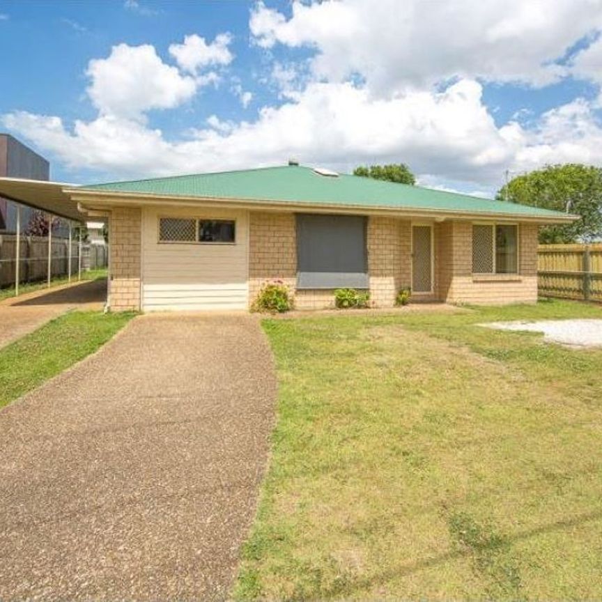 Large Lowset Neat & Tidy Brick Home - Photo 1