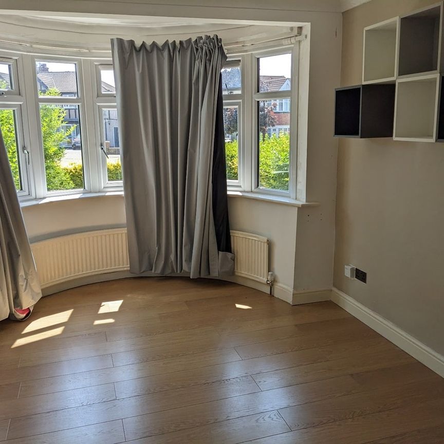 4 Bed Terraced House, Kings Road, HA2 - Photo 1