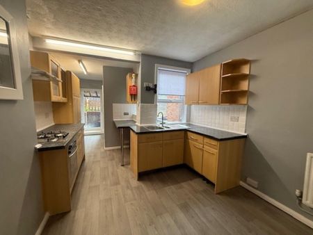 2 bedroom terraced house to rent - Photo 5