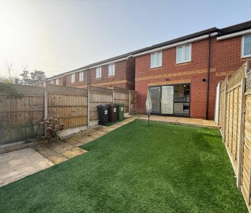 3 bedroom semi-detached house to rent - Photo 4