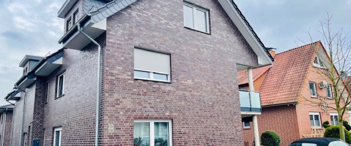 Moderne 3-Zimmer-Wohnung im 1. OG Loggia, Stellplatz KFW 55 in GT-Isselhorst - Photo 1