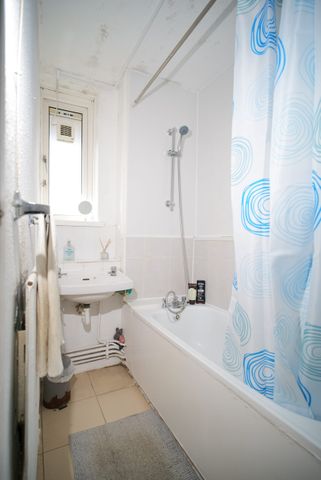 Kemp House – Room 3 - Photo 5