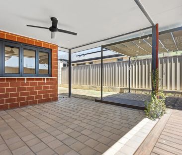 8 Retusa Street, Beeliar WA 6164 - Photo 5