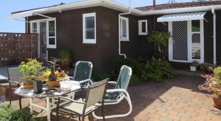 10 Quona Avenue, Mount Roskill - Photo 2