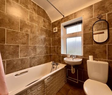 Price £1,450 pcm - Available Now - Part Furnished - Photo 3