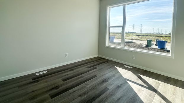 Brand New 3 Bed Duplex For Rent In Chestermere - Photo 1